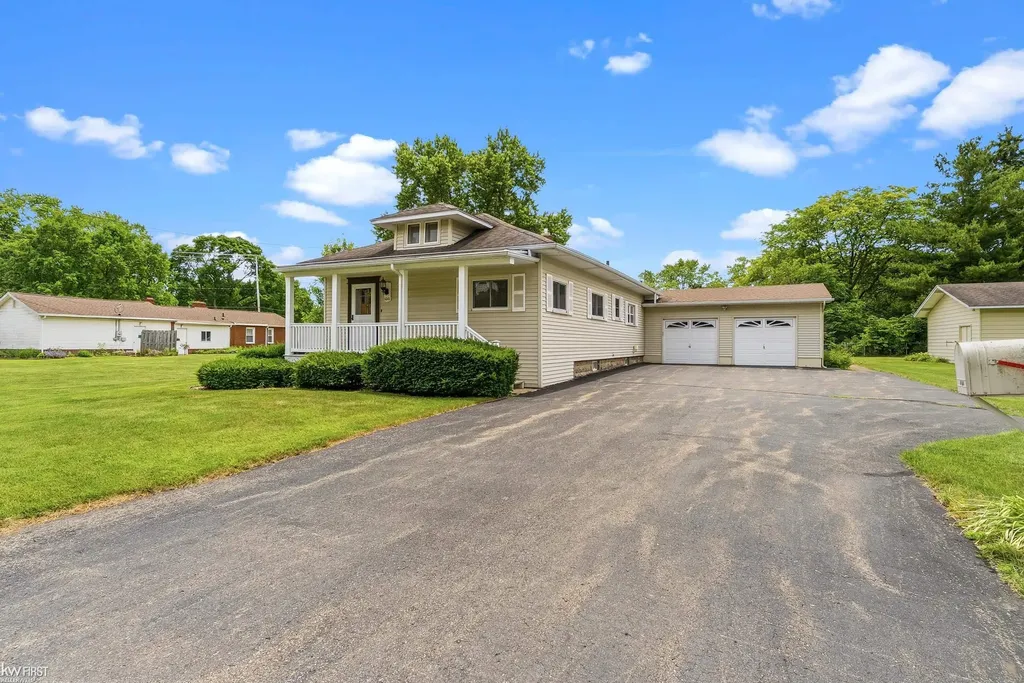 1018 Mildred Street Flushing City MI 48433