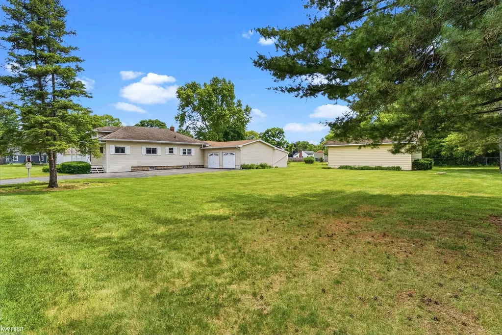 1018 Mildred Street Flushing City MI 48433