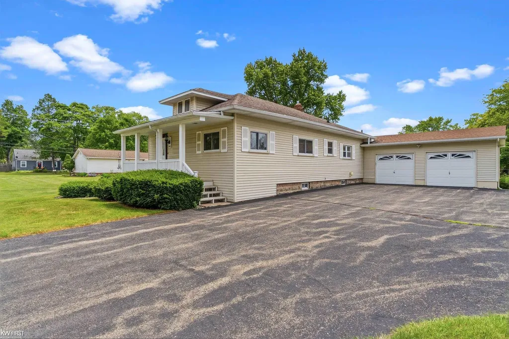 1018 Mildred Street Flushing City MI 48433