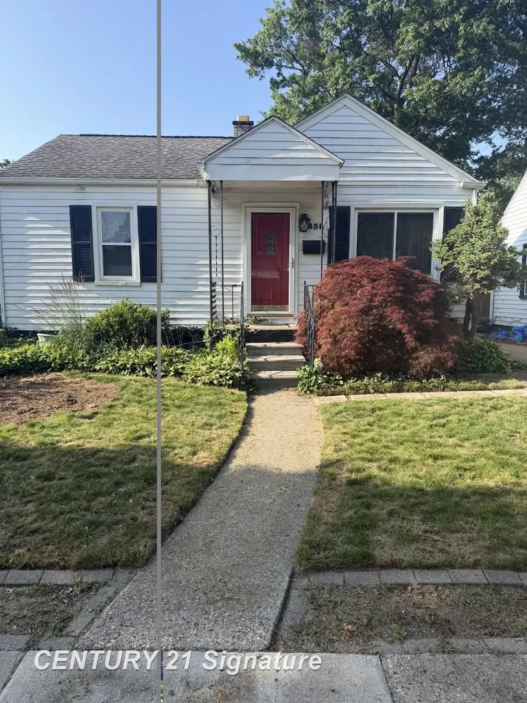 658 East Coy Avenue Hazel Park City MI 48030