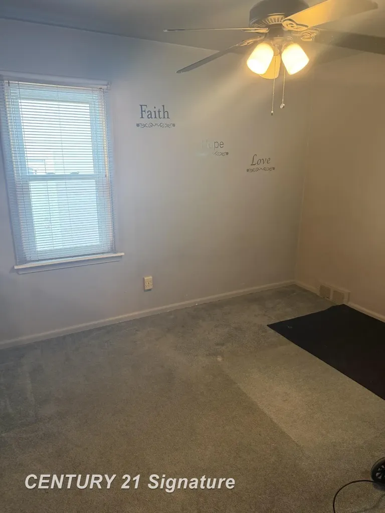 658 East Coy Avenue Hazel Park City MI 48030