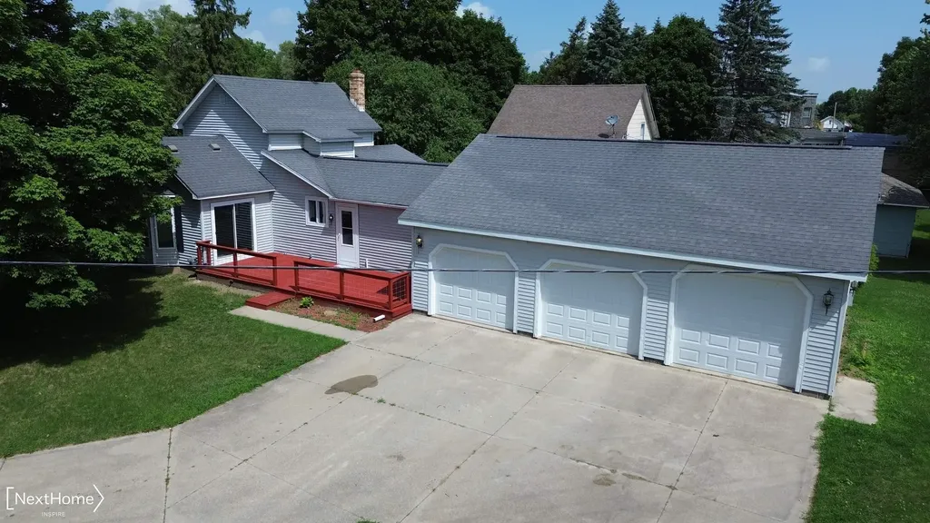121 S West Street Vassar City MI 48768