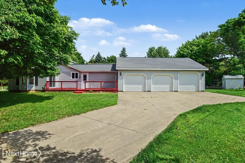 121 S West Street Vassar City MI 48768