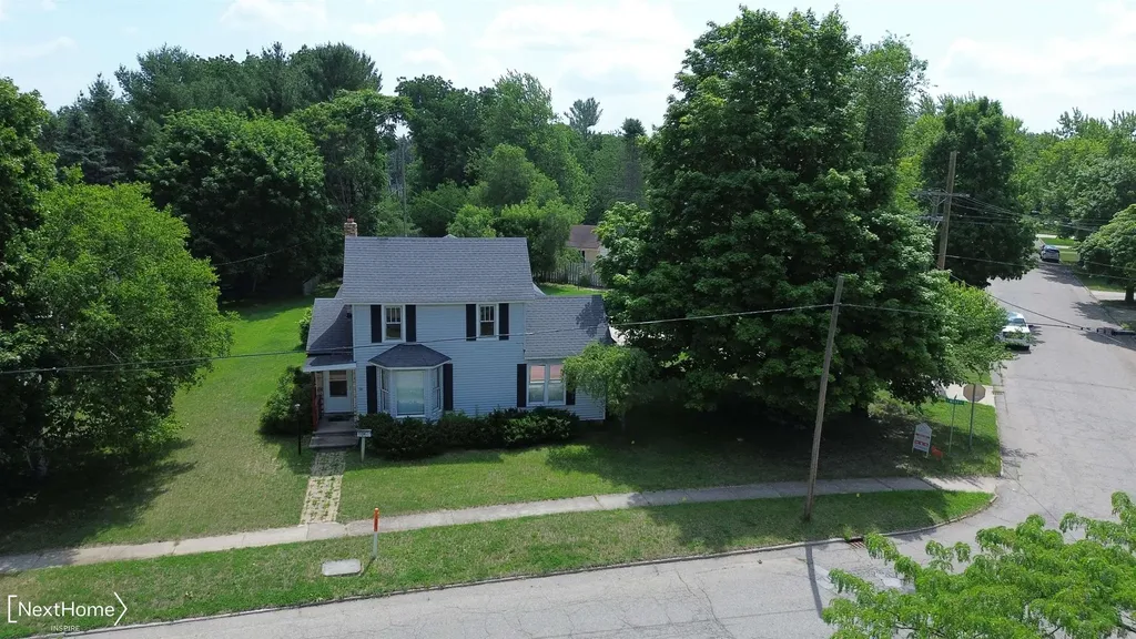 121 S West Street Vassar City MI 48768