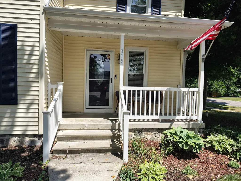 315 E Main Street Vernon Village MI 48476