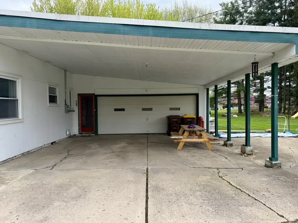 710 E Broad Street Chesaning Village MI 48616