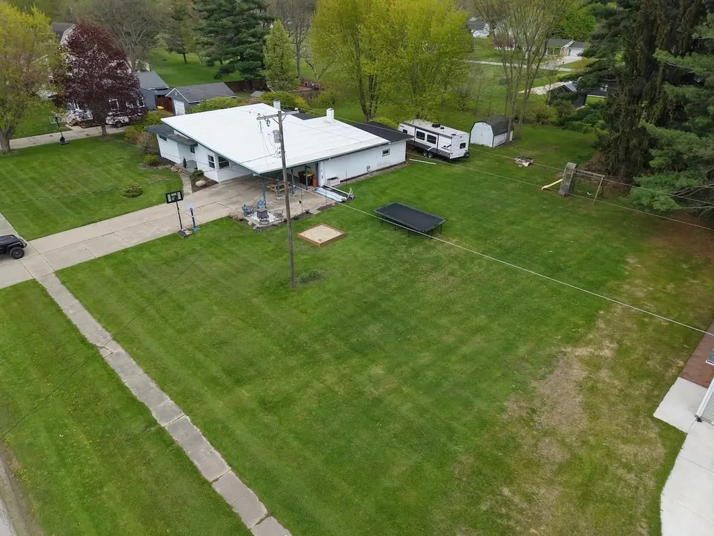 710 E Broad Street Chesaning Village MI 48616