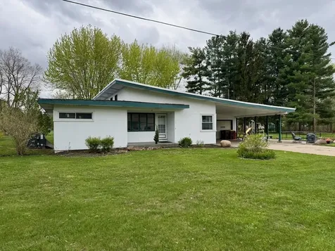 710 E Broad Street Chesaning Village MI 48616