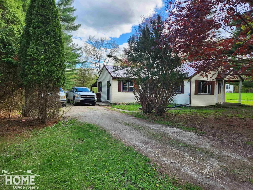 7405 W Lansing Road Perry Township MI 48872