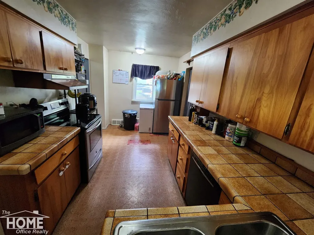 7405 W Lansing Road Perry Township MI 48872