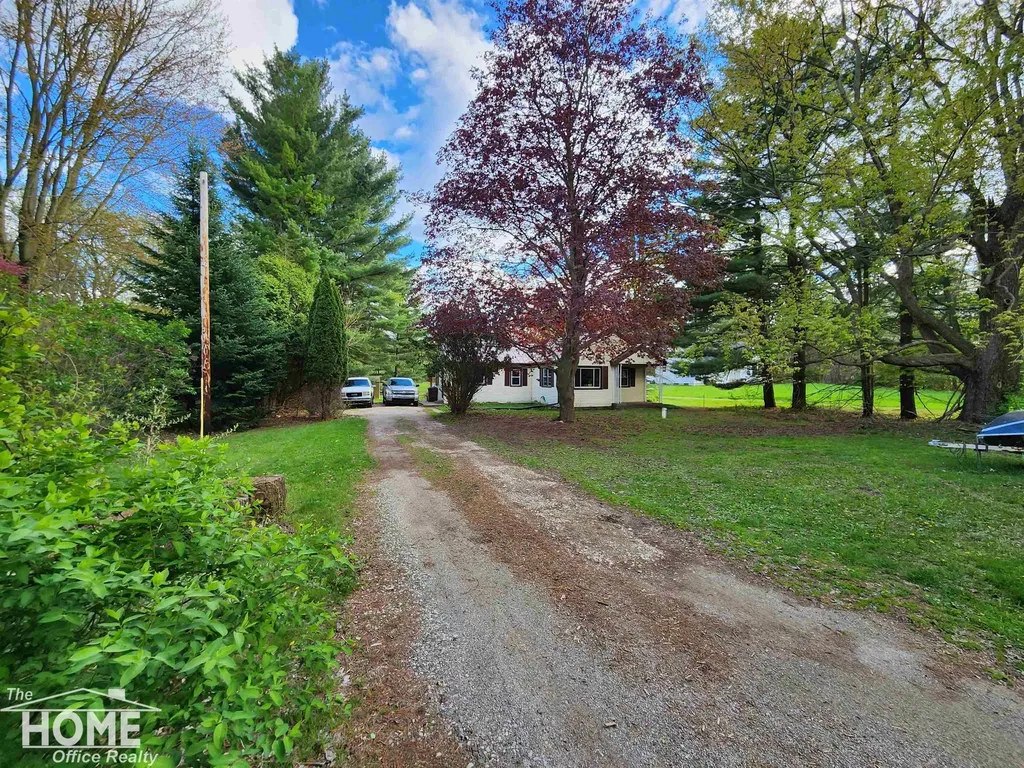 7405 W Lansing Road Perry Township MI 48872