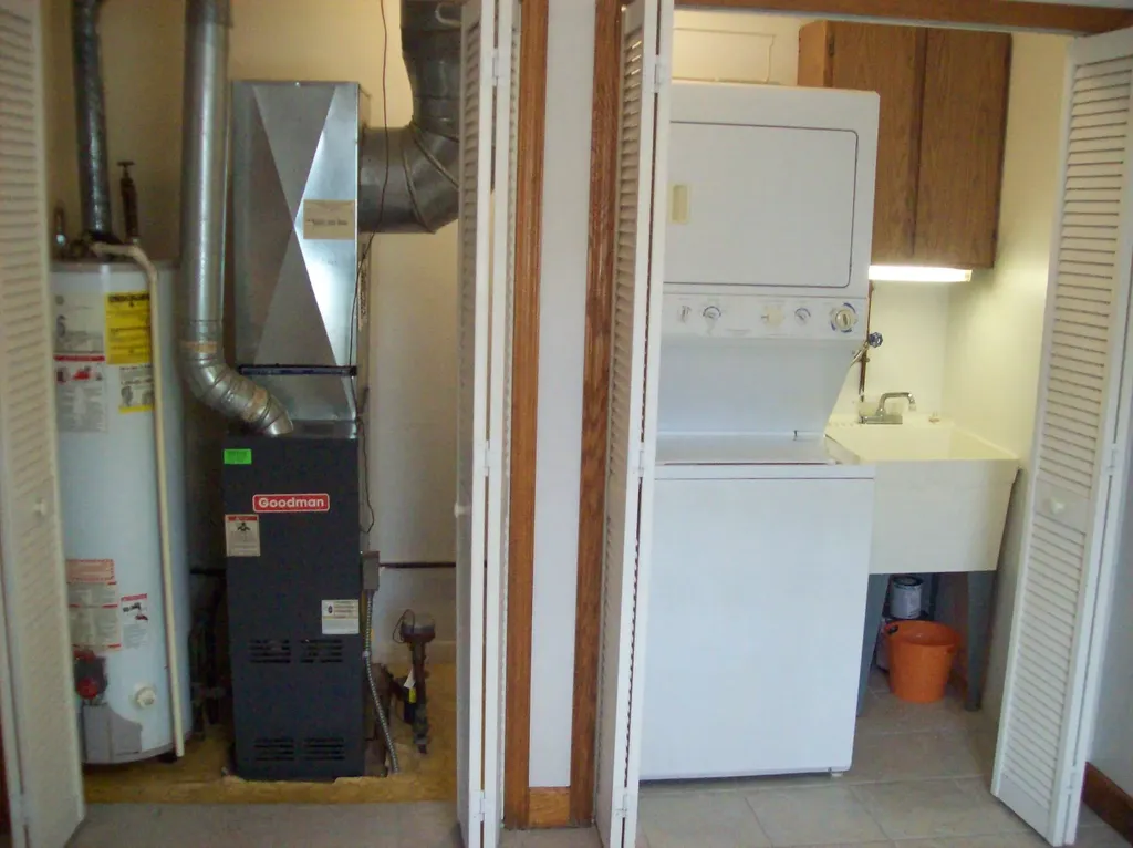 3243 Dakota Avenue Flint City MI 48506
