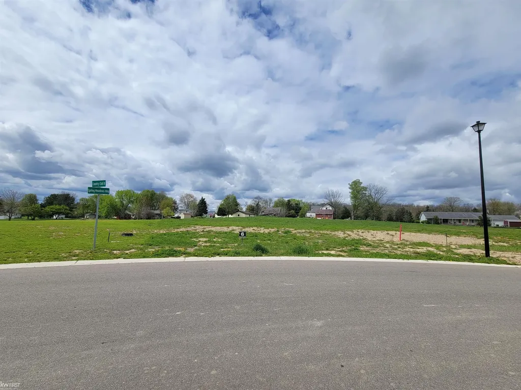 13247 Country Club Drive Fenton Charter Township MI 48451