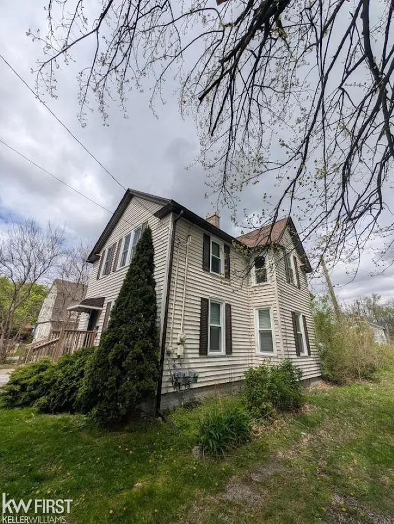 609 Thomson Street Flint City MI 48503