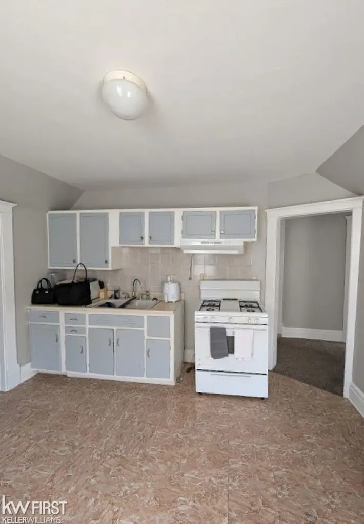 609 Thomson Street Flint City MI 48503