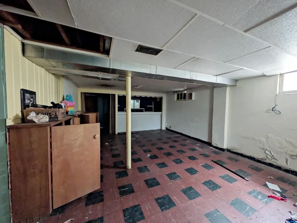 2835 Begole Street Flint City MI 48504