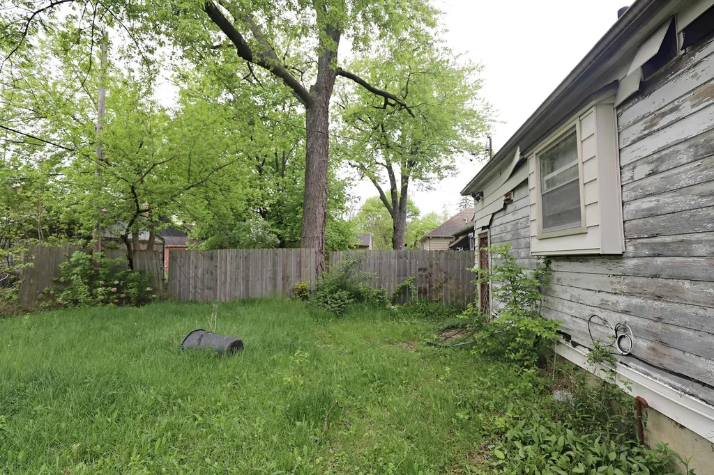 2835 Begole Street Flint City MI 48504