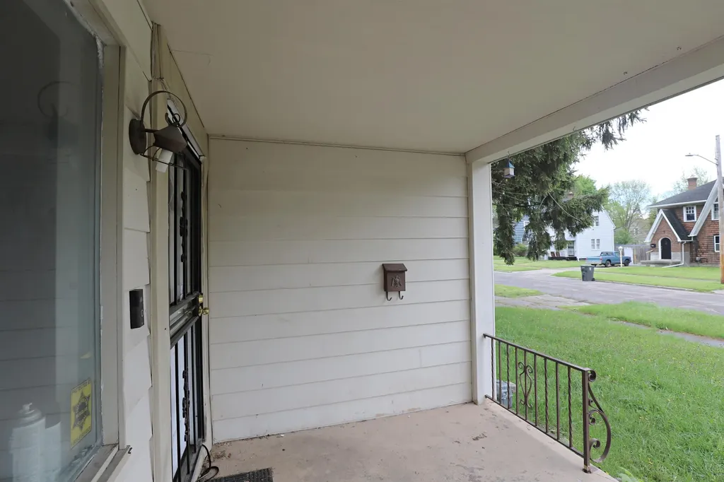 2835 Begole Street Flint City MI 48504