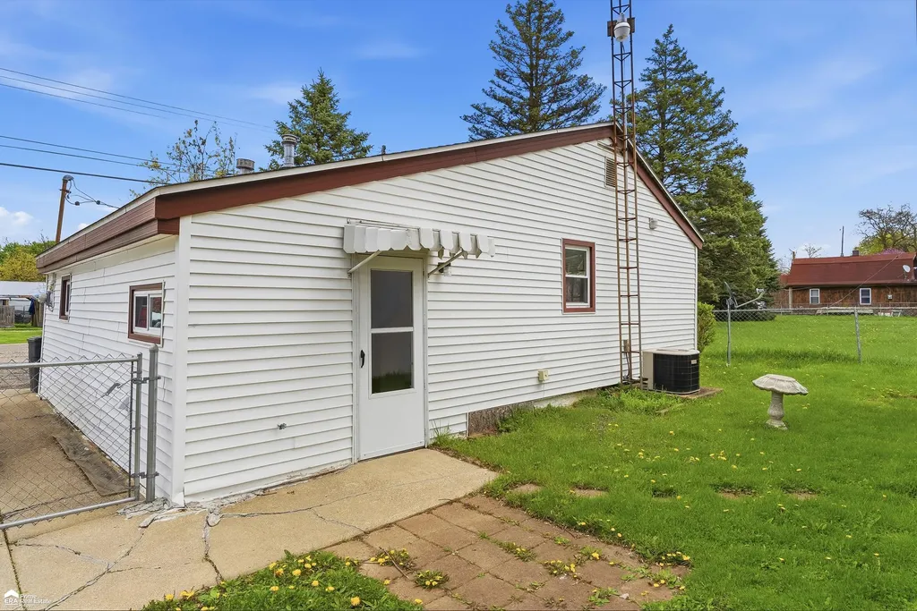3167 W Dartmouth Street Flint Charter Township MI 48504