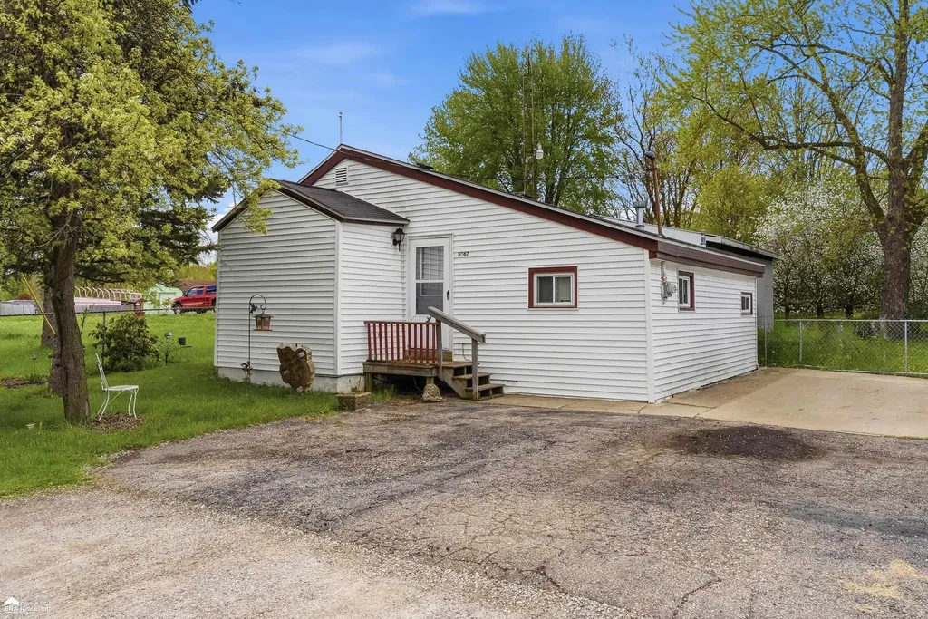 3167 W Dartmouth Street Flint Charter Township MI 48504