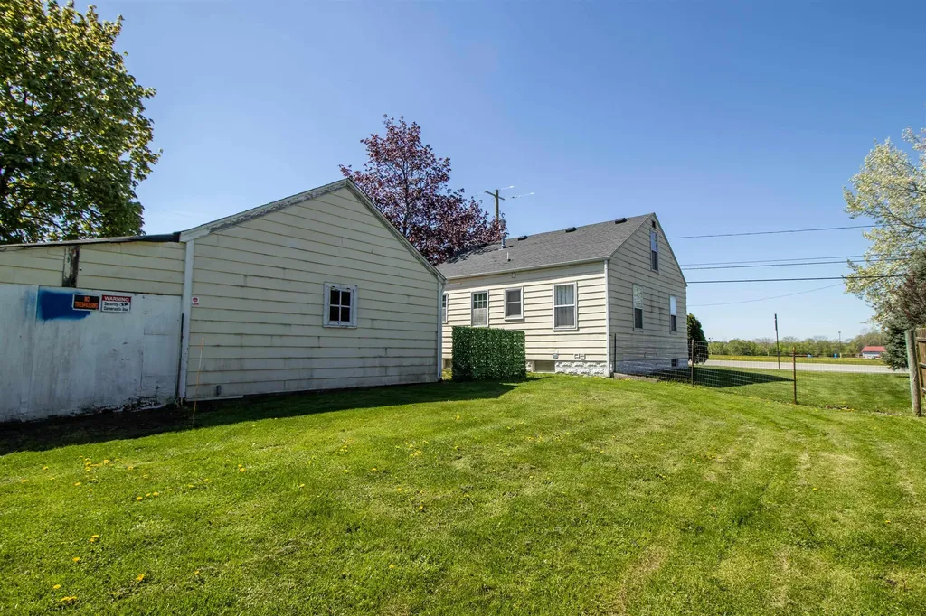 10256 N Saginaw Road Vienna Charter Township MI 48420
