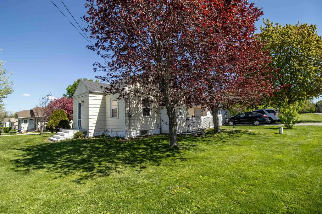 10256 N Saginaw Road Vienna Charter Township MI 48420