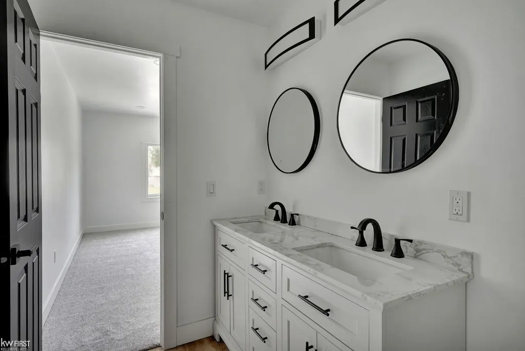 2118 James Street Burton City MI 48529