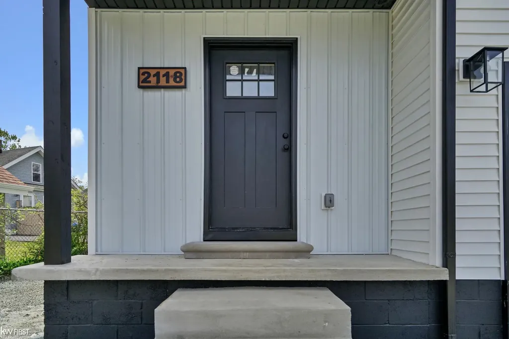 2118 James Street Burton City MI 48529