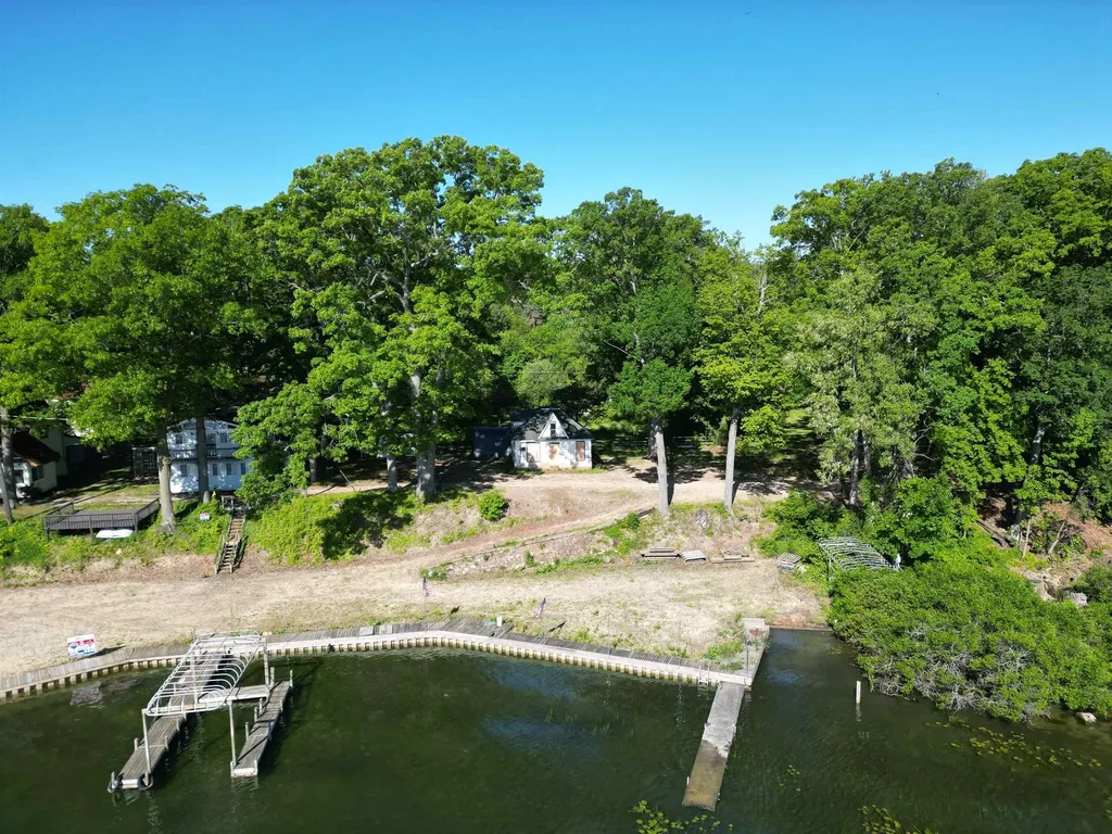 13014 Fenton Street Fenton Charter Township MI 48430