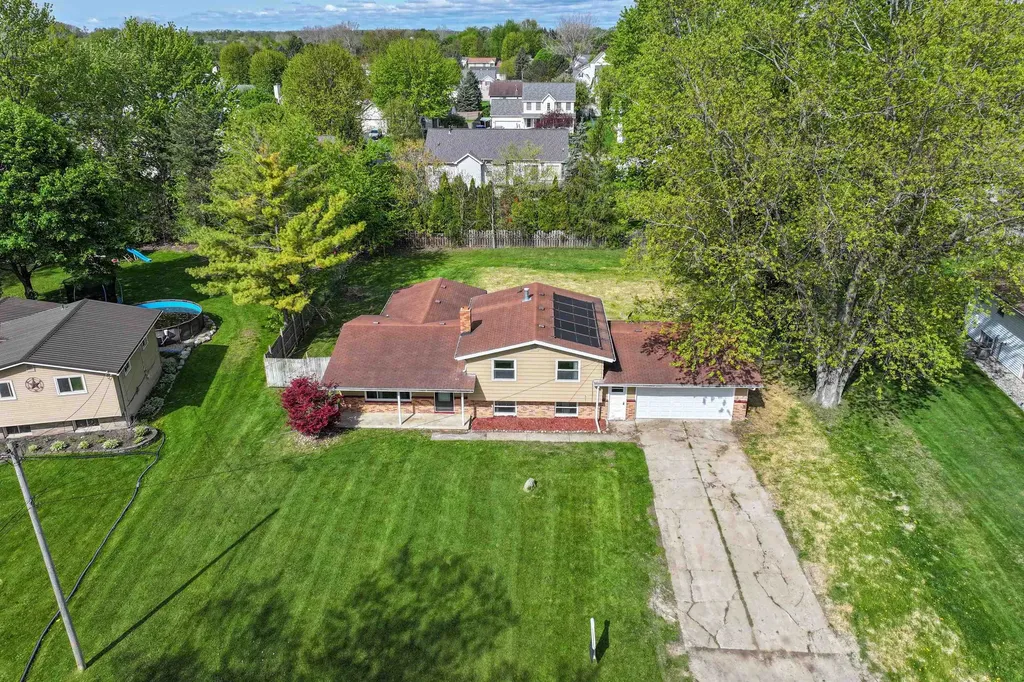 6058 Meadowwood Lane Grand Blanc Charter Township MI 48439