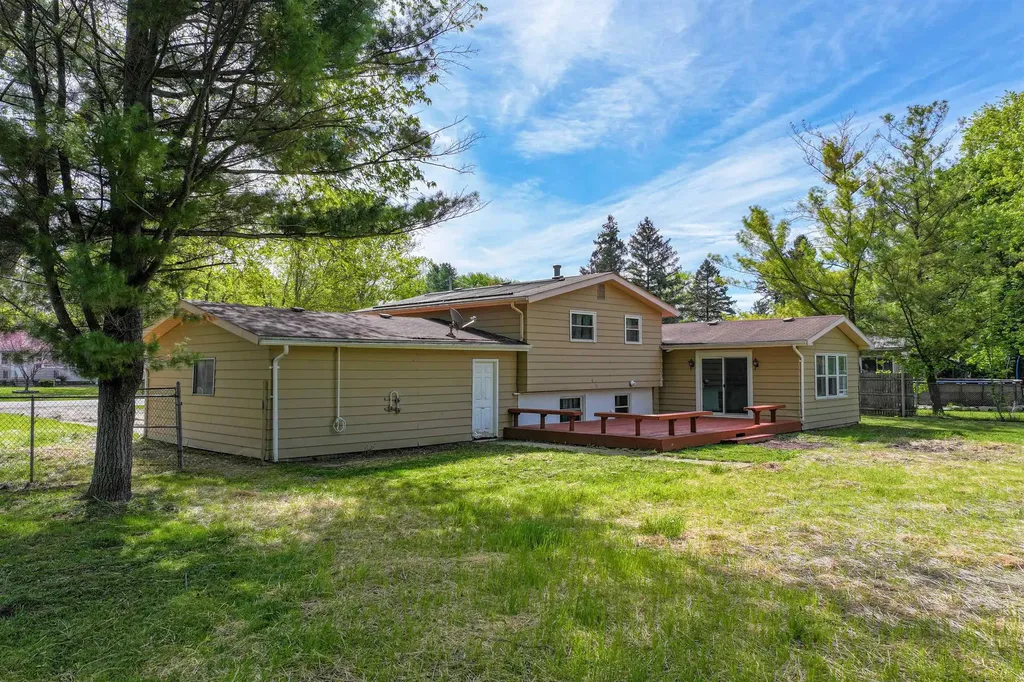 6058 Meadowwood Lane Grand Blanc Charter Township MI 48439