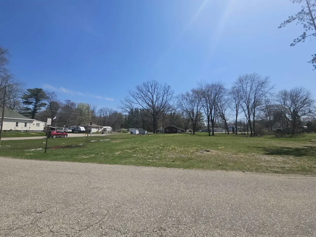 112 Pine Street Sanford Village MI 48532