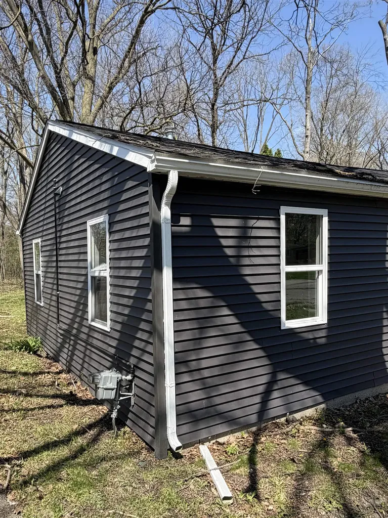 412 W Gracelawn Avenue Flint City MI 48505