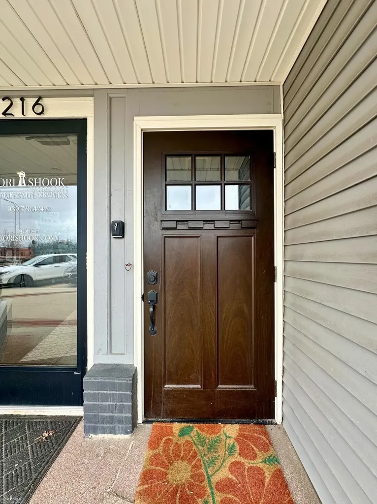 216 W Exchange Street Owosso City MI 48867