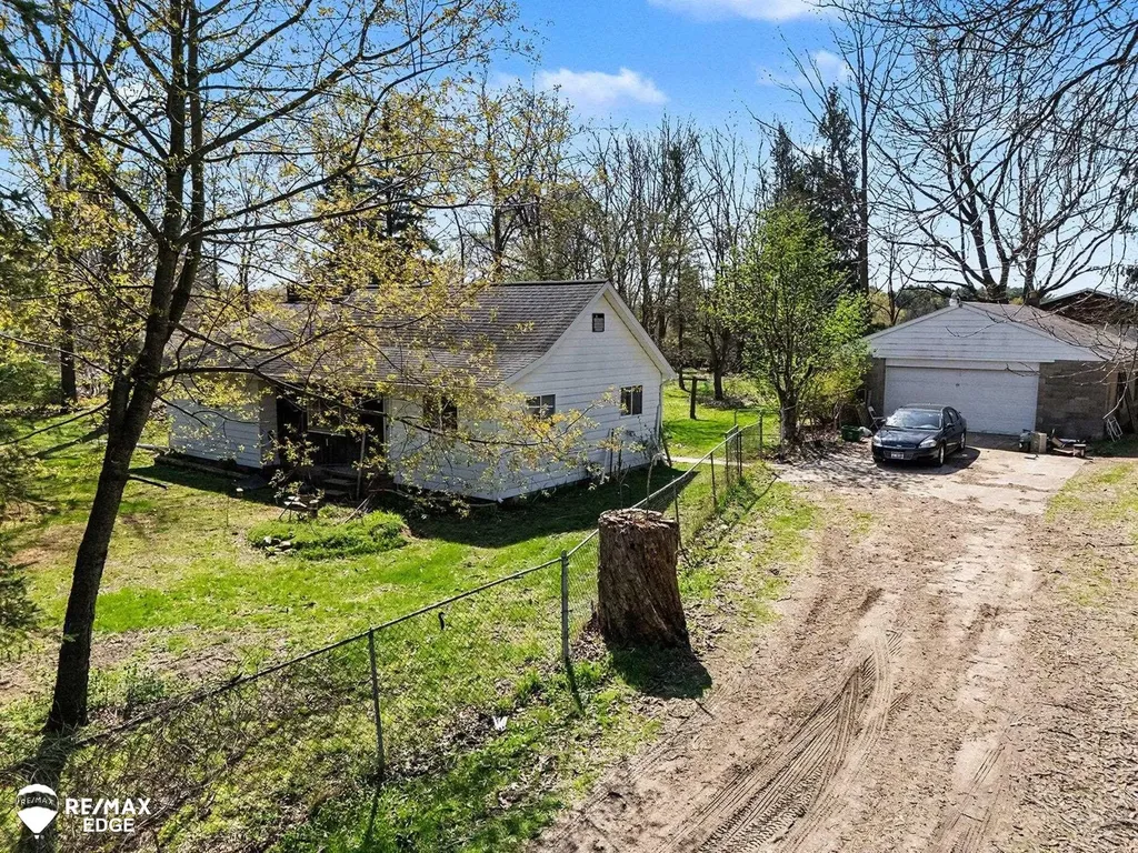 5262 E Coldwater Road Genesee Charter Township MI 48506