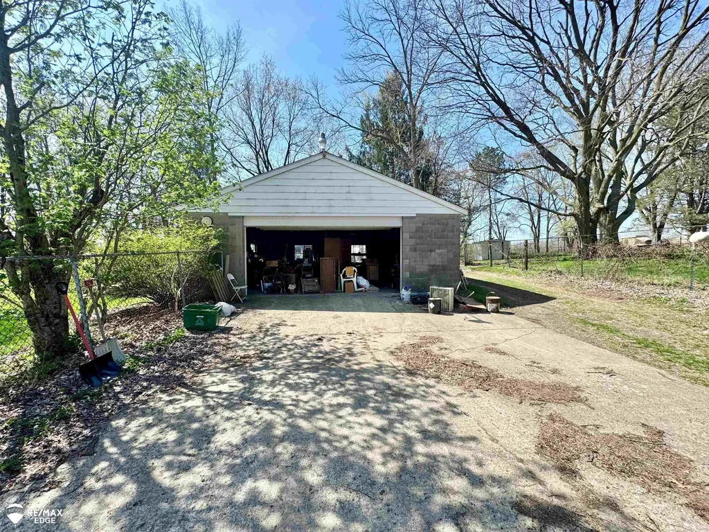 5262 E Coldwater Road Genesee Charter Township MI 48506
