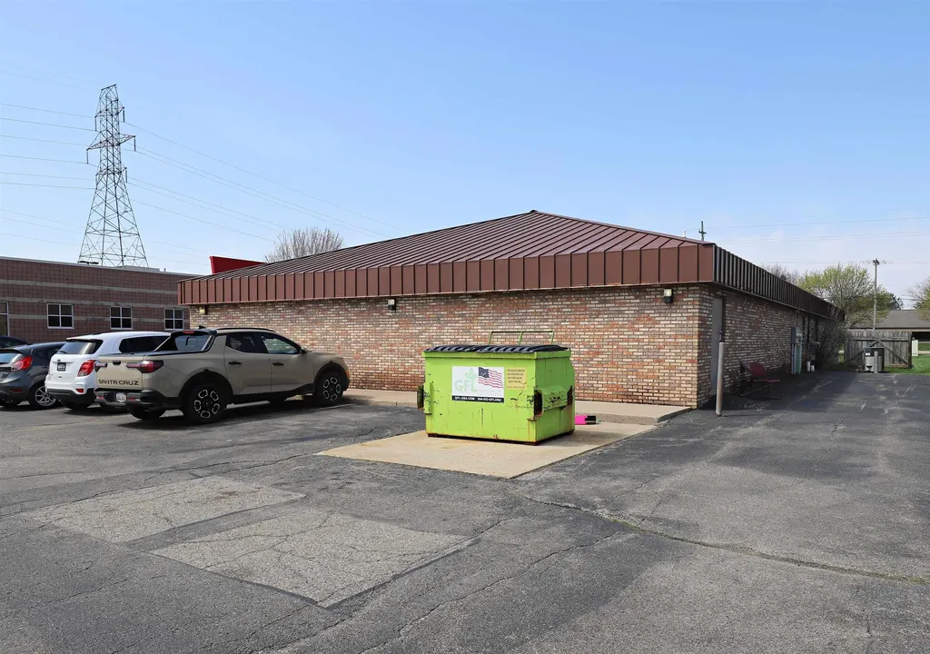 2255 S Linden Road Flint Charter Township MI 48532