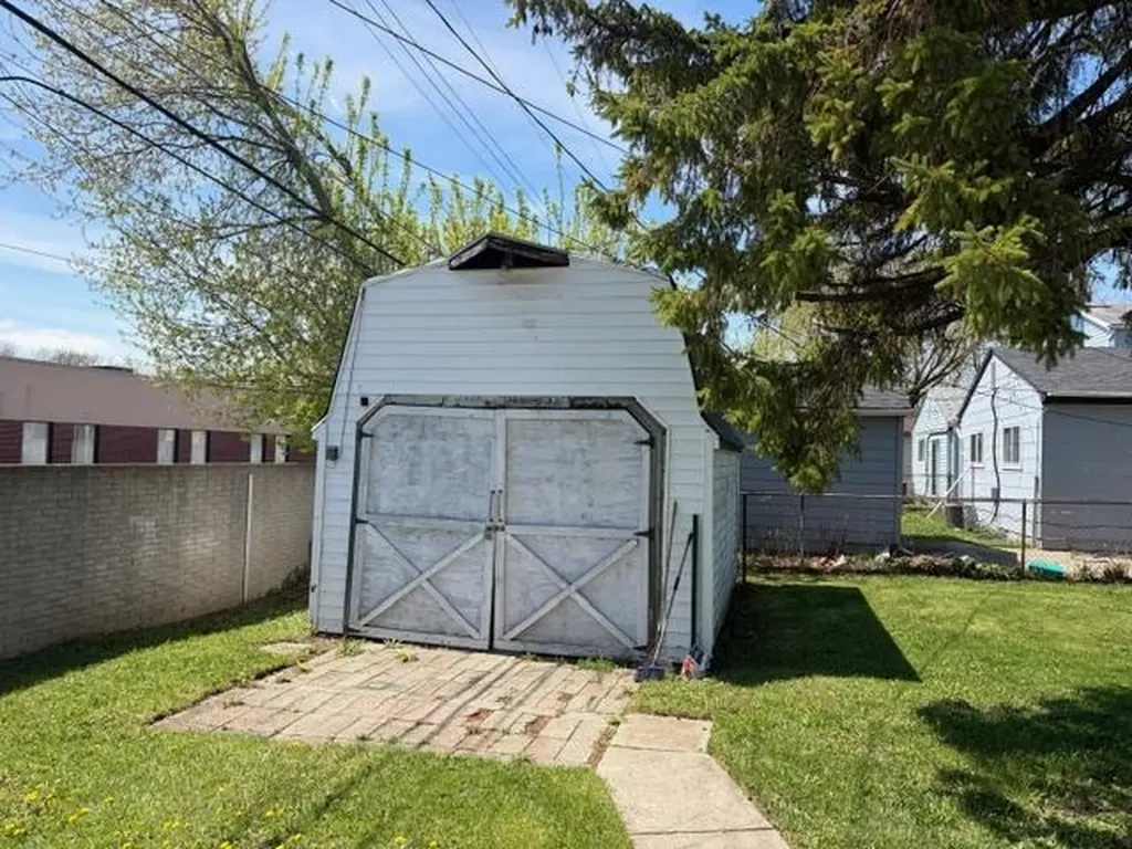 21186 Woodward Street Clinton Charter Township MI 48035