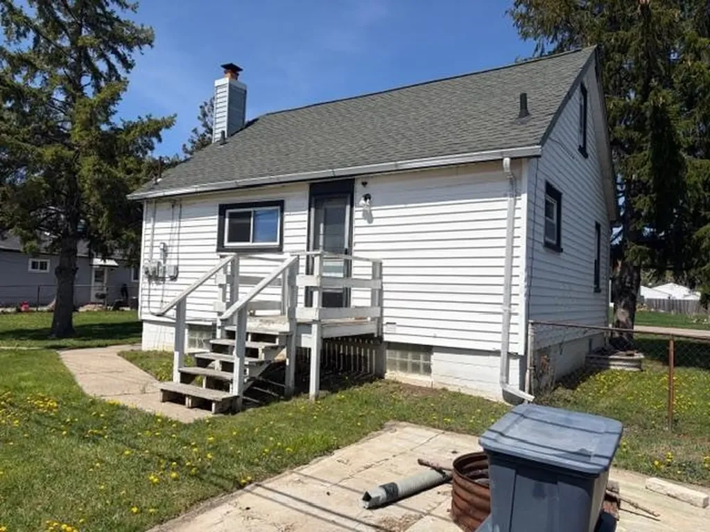 21186 Woodward Street Clinton Charter Township MI 48035