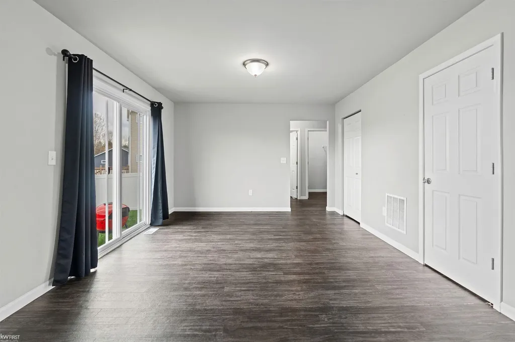 3005 Oxford Lane Flushing Charter Township MI 48433