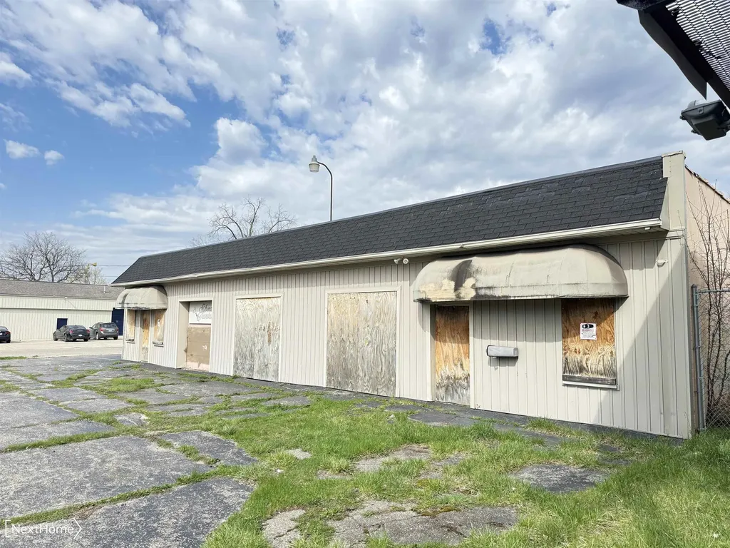 3401 Fenton Road Flint City MI 48507