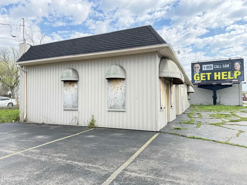 3401 Fenton Road Flint City MI 48507