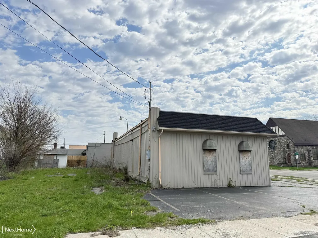 3401 Fenton Road Flint City MI 48507