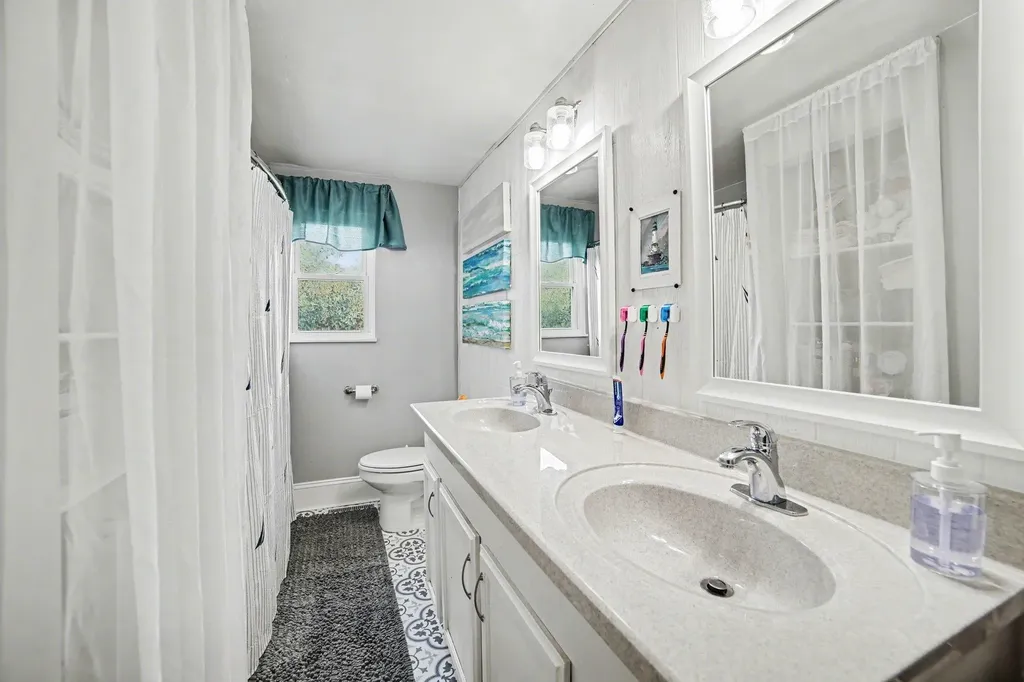 2740 Wexford Drive Saginaw Charter Township MI 48603