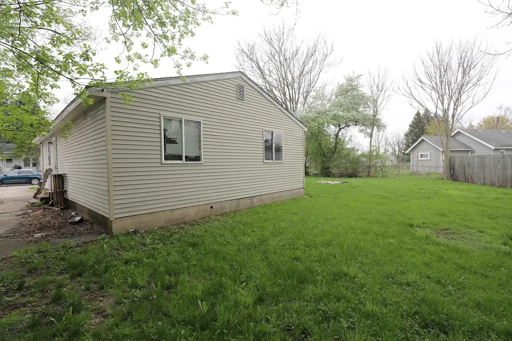 632 Monroe Street Flint City MI 48503