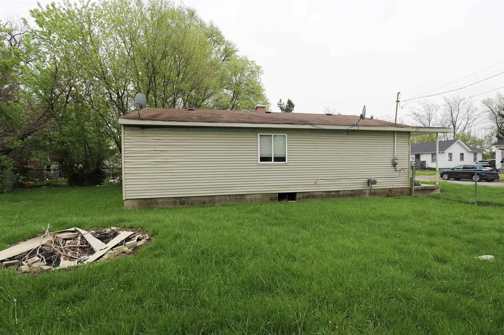 632 Monroe Street Flint City MI 48503