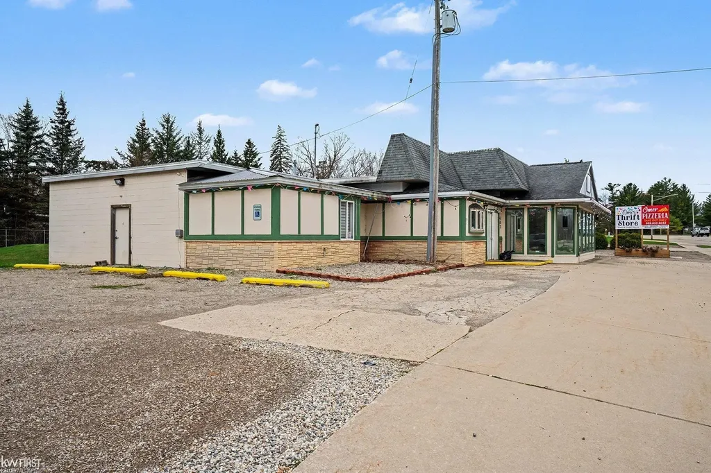 407 West Center Street Omer City MI 48749
