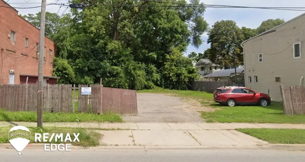 1108 Page Avenue Jackson City MI 49203