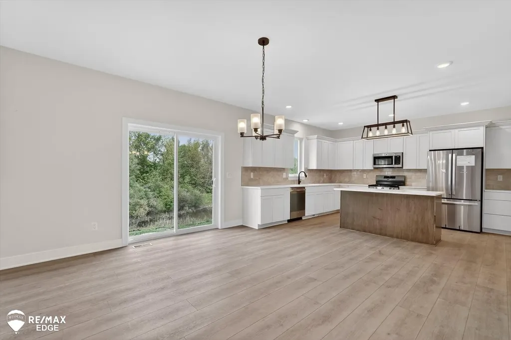 8100 Peninsula Circle Mundy Township MI 48439
