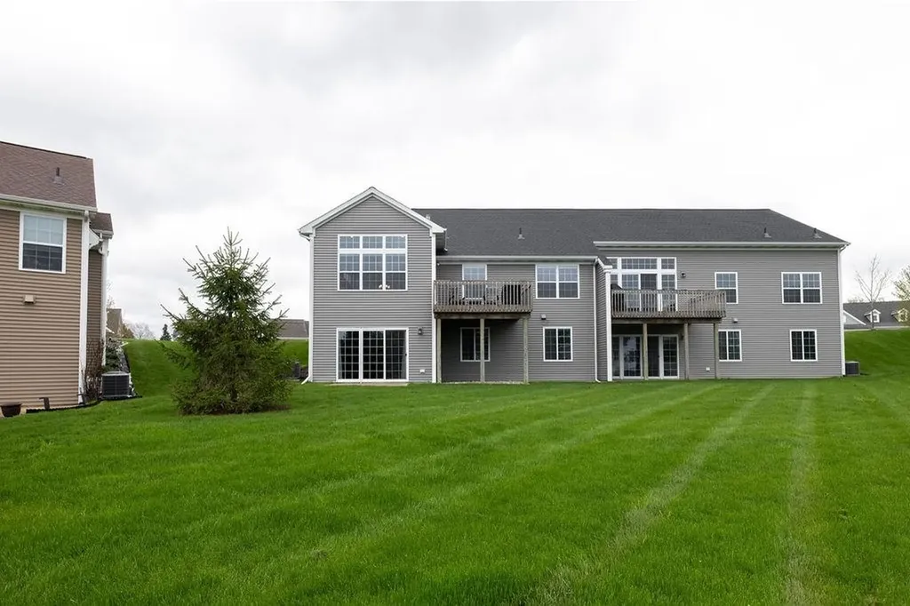 1212 Wineleaf Lane Dewitt City MI 48820